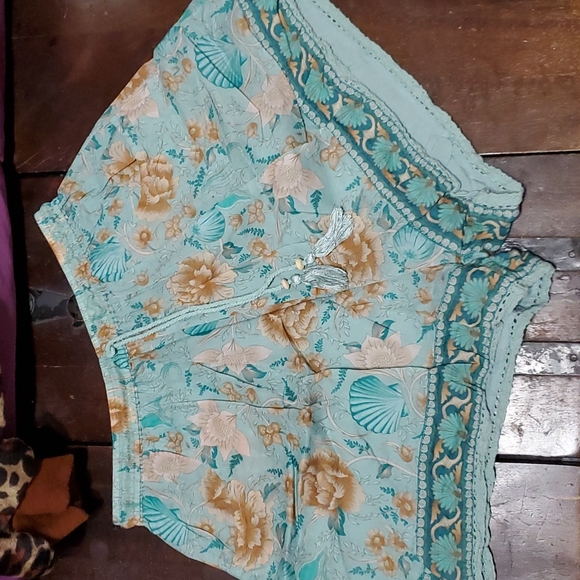 Spell Seashell Shorts XS - Picture 5 of 9